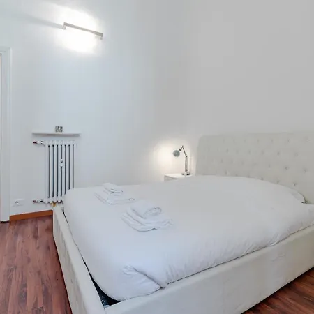 Guesthost - Spacious Flat Near Corvetto Appartement