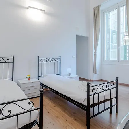 Guesthost - Spacious Flat Near Corvetto Appartement *