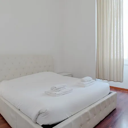 Appartement Guesthost - Spacious Flat Near Corvetto