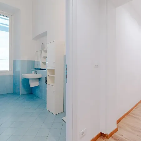 Guesthost - Spacious Flat Near Corvetto Apartmán