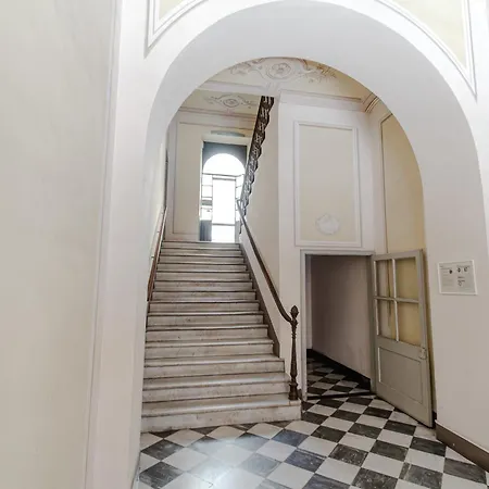 Guesthost - Spacious Flat Near Corvetto Appartement Gênes